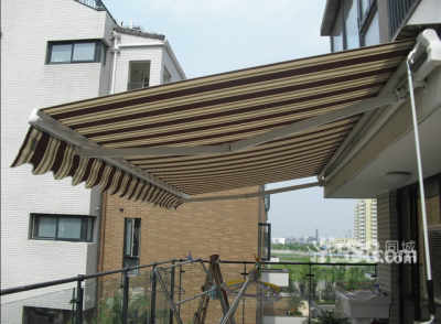 天津地區(qū)紡織品遮陽(yáng)遮雨篷款式全解析 美觀與實(shí)用兼?zhèn)? class=